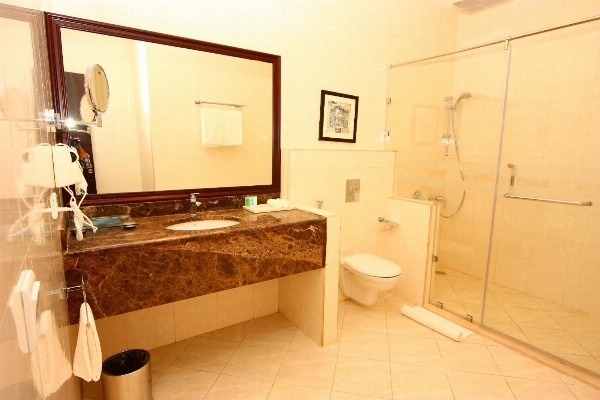 Zara Continental Hotel image 2
